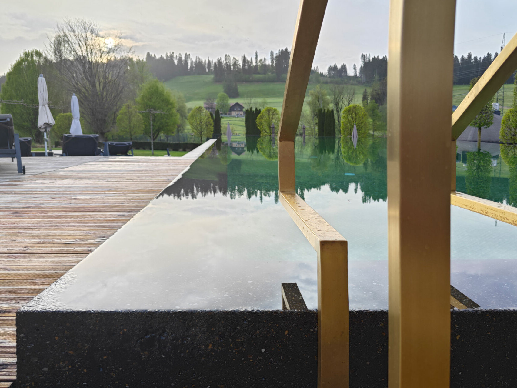 Infinity Pool des Wellnesshotels Tannenhof im Allgäi